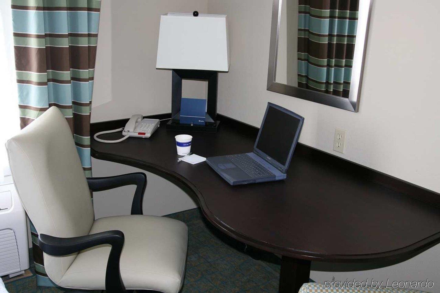 Hotel Hampton &
